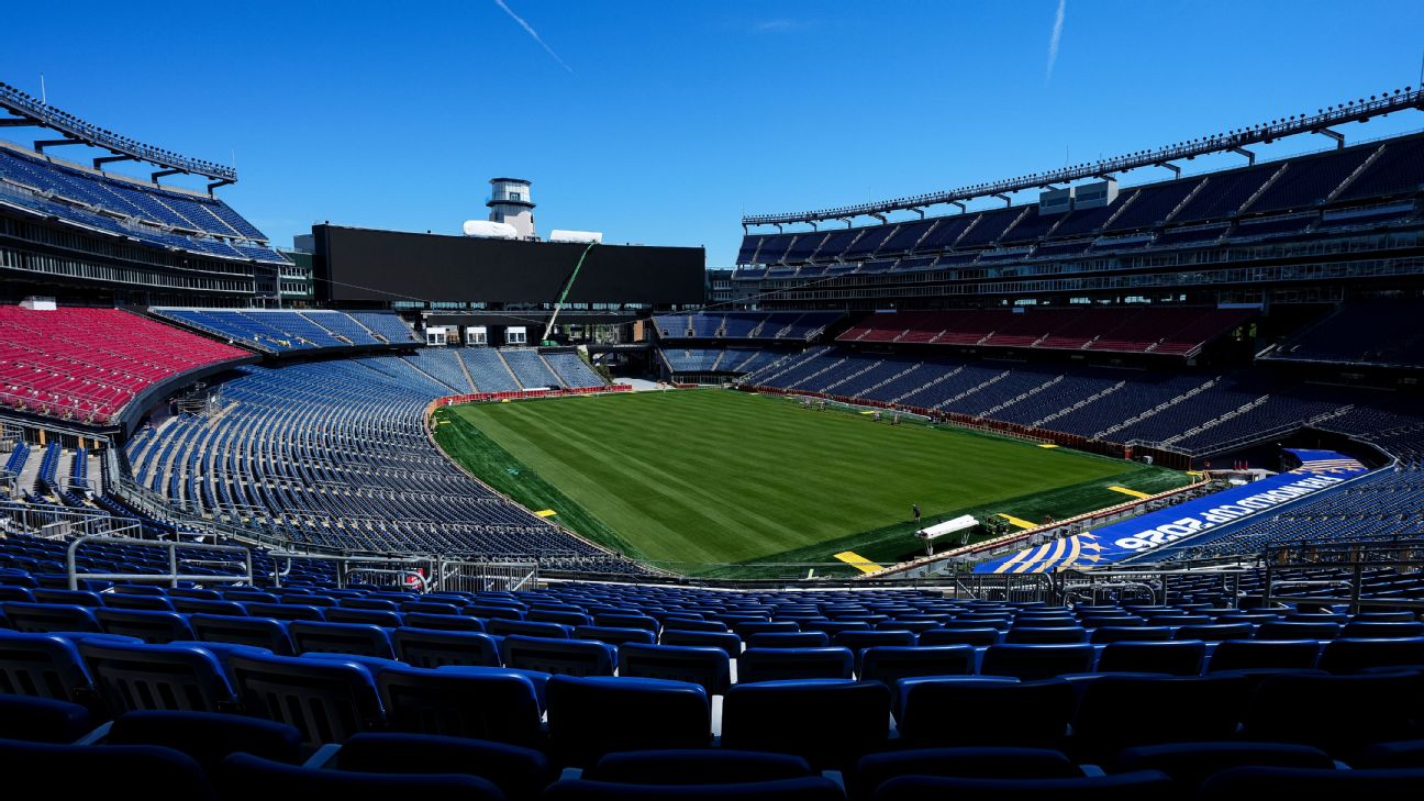 NFL球场变世界杯草皮：11座美式橄榄球场的大改造
